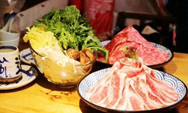 牛肉寿喜锅口感(寿喜锅哪个部位的牛肉好吃)图2