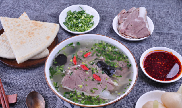 陕西特色美食
，陕西八大特色美食，道道皆是陕西人的心头爱，你吃过几种？图2