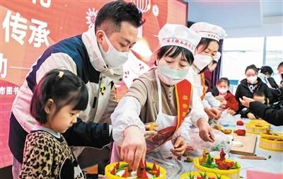 推动餐饮消费加快恢复向好(餐饮消费持续向好)图1