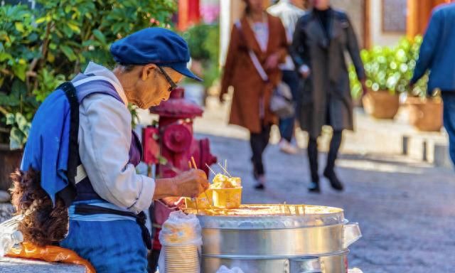 丽江古城街巷图片(丽江古城特色美食攻略)图2