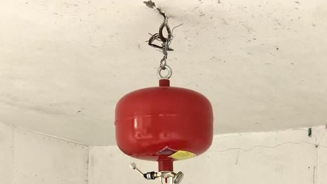 你见过这种“红灯笼”吗？据说是灭火神器，杭州消防今天实测，结果惊人图1