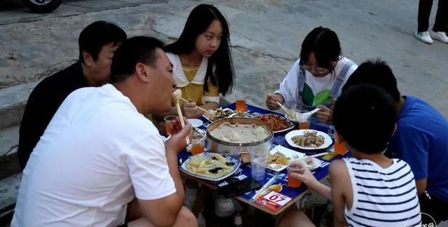 别看馆子小,却靠着这几种风味小吃勾住了吃货的人图6