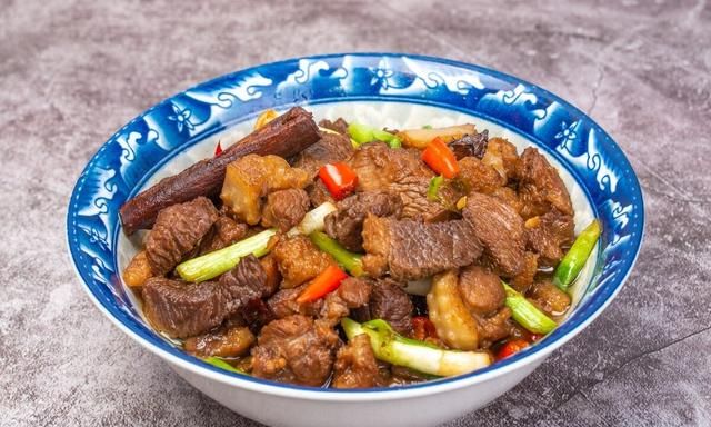 鸭肉怎么煮才好吃要配什么菜(鸭肉怎么煮才好吃又下饭)图3