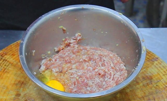 肉丸子汤怎么做鲜嫩家庭做法,肉丸子汤的做法简单易学图6