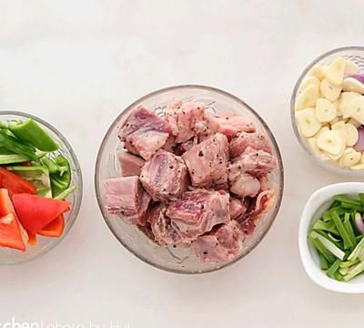 这道肉食爱好｜蒜香黑椒牛肋排，家人天天求我做