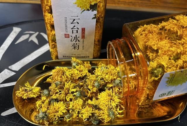 老茶客分享：菊花茶搭配花样多，4种食材是绝配，清凉甘甜营养足