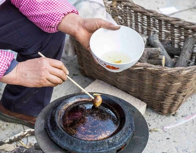 山村美食，杂粮小米煎饼的制作方法