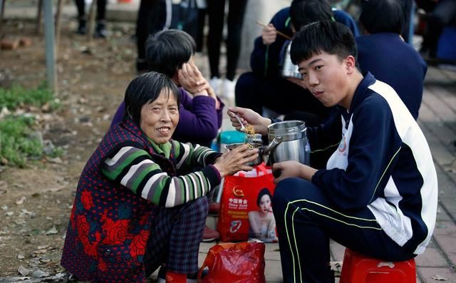 孩子升高中，需要陪读吗？过来人的经历，值得参考