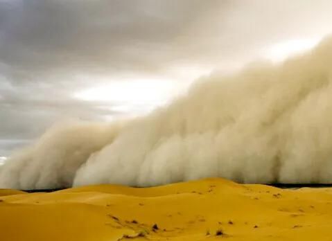 沙漠沙尘暴怎么躲避
，在沙漠中遇到沙尘暴怎么办图1