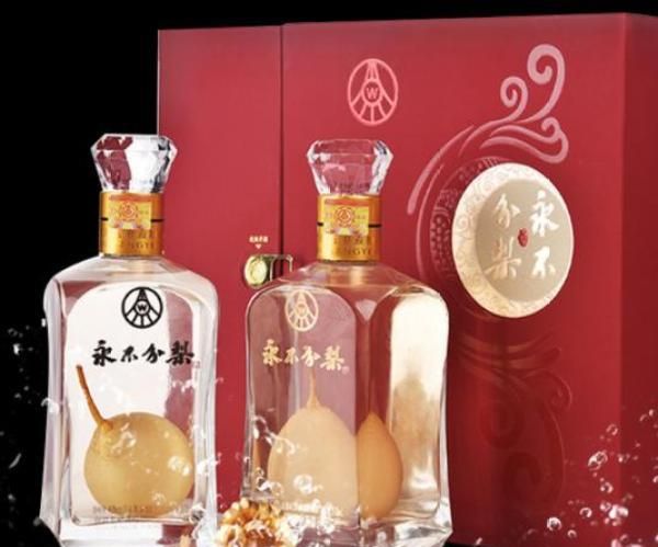 五粮液“永不分梨”酒，瓶内那么大的鸭梨！到底咋进去的？