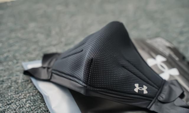 Under Armour 运动口罩开箱：有型又舒适，透气又保暖