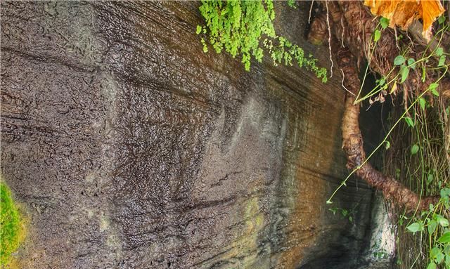 中国最年轻的火山岛位于广西北海，这个地方日落唯美，还有火山蛋