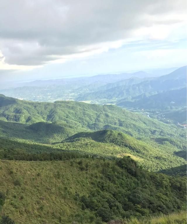 广西防城港的十万大山,真的有十万座大山吗图2