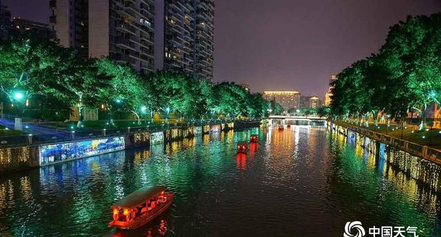 夜游好去处！灯光秀流光溢彩 夜景迷人