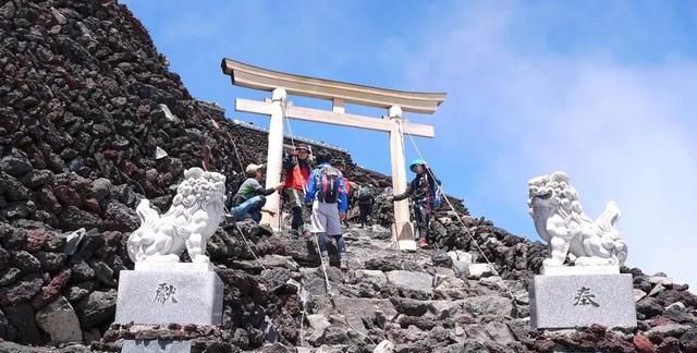 岛国最牛房东！富士山都是他的，日本政府每年要向他交巨额租金！