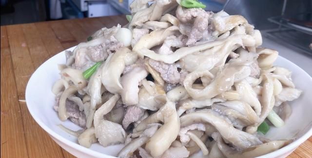 平菇炒肉片怎么做好吃图10