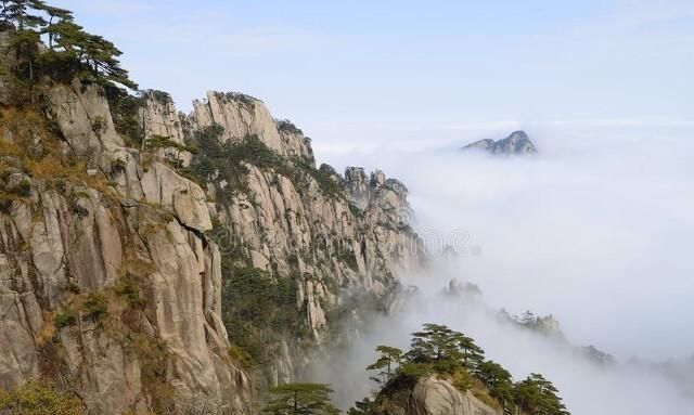 专家评出的“中华10大名山”，五岳入选2个，混入一个奇怪的山