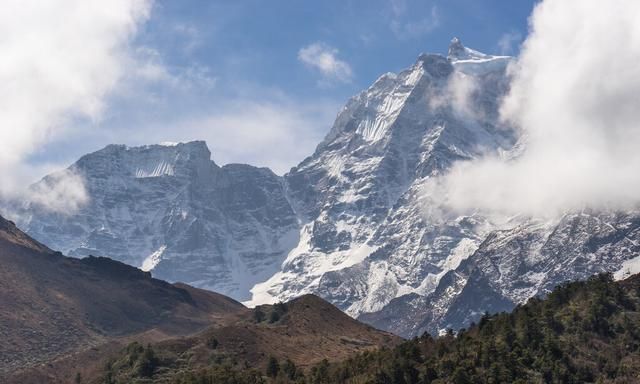 专家评出的“中华10大名山”，五岳入选2个，混入一个奇怪的山