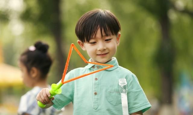 沉稳大气男孩名字，源自诗词名句中内涵名字