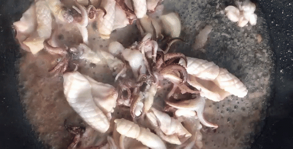 冰冻的鱿鱼应该怎样处理？有了这一步，又脆又嫩又健康。
